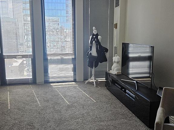 4th image of 1 E Scott St APT 1907