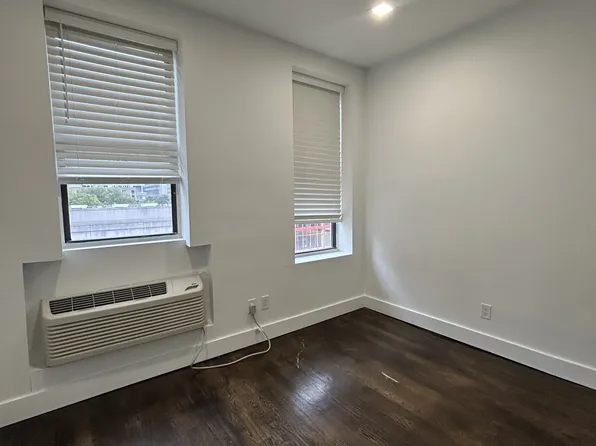 577 2nd Avenue image 6 of 10