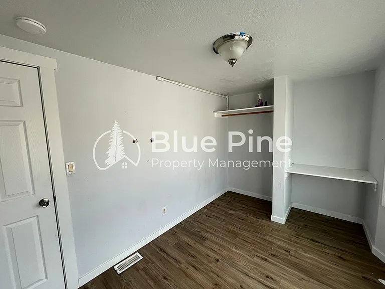 925 Wilson Ave #23 — Photo 3