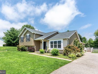 102 Heritage Dr, Hanover, PA, 17331