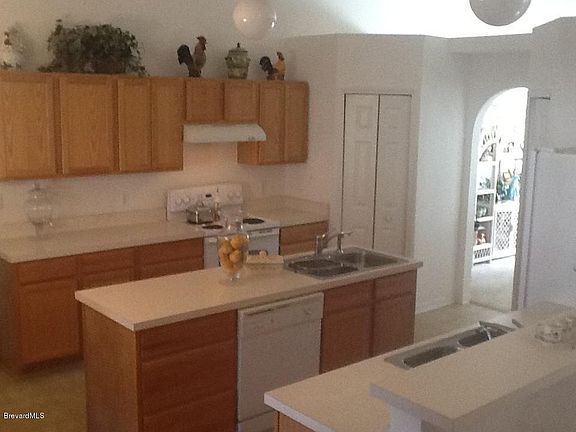 3rd image of 3125 Slama Ave SE