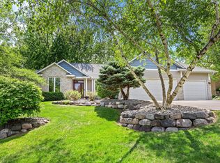 11272 Kenworth Ln, Lakeville, MN 55044