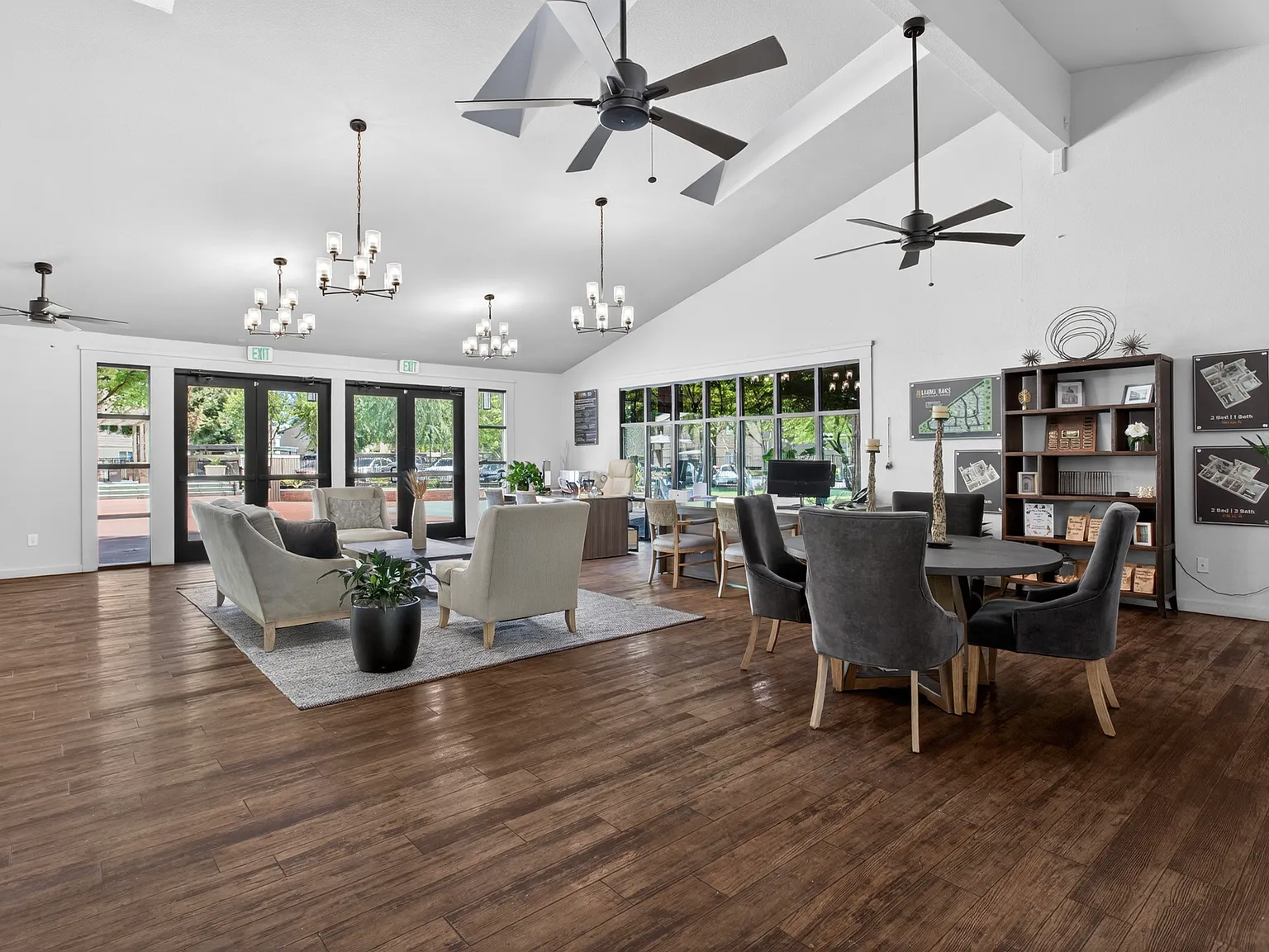 Laurel Oaks — Photo 4