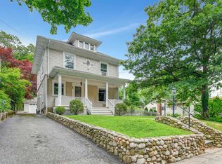 28 Ocean Ave, Northport, NY 11768