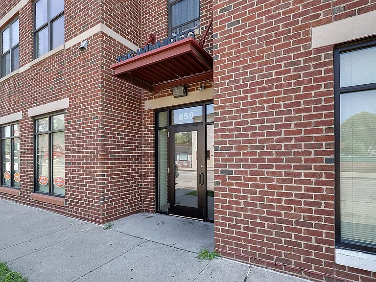 Winnipeg Apartments — Photo 29