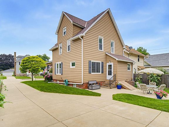 3rd image of 1542 S 79th STREET