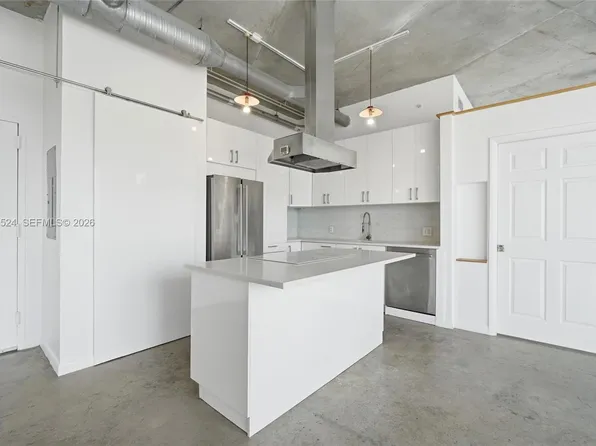 10 SW South River Dr APT 804, Miami, FL 33130
