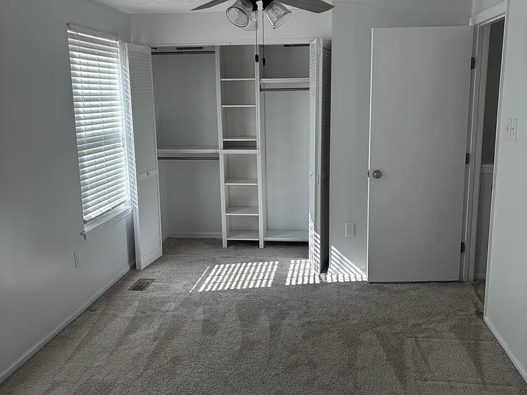 9653 Glendower Ct — Photo 10