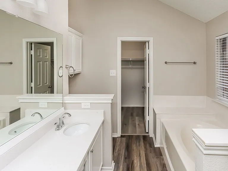1512 Fern Dr — Photo 10