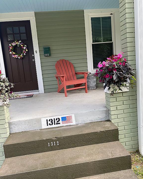 2nd image of 1312 E Strong St