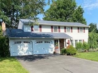 4865 Pembridge Cir, Syracuse, NY 13215