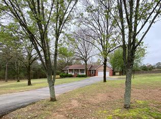 353 N Oaks Ln, Russellville, AR 72802