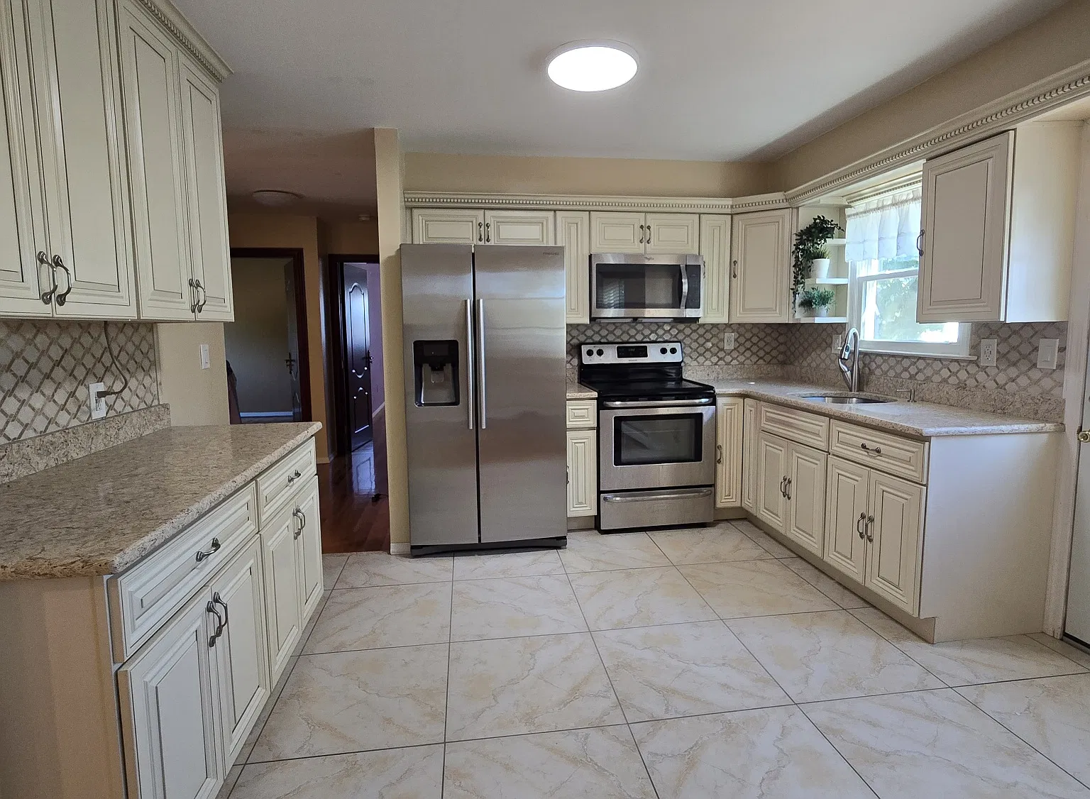 Monika Ct, Bethpage — Photo 3