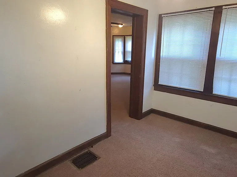 2054 Iuka Ave — Photo 13