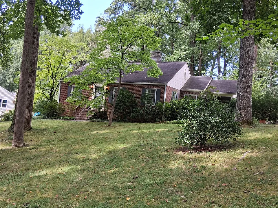 211 W Red Bud Rd