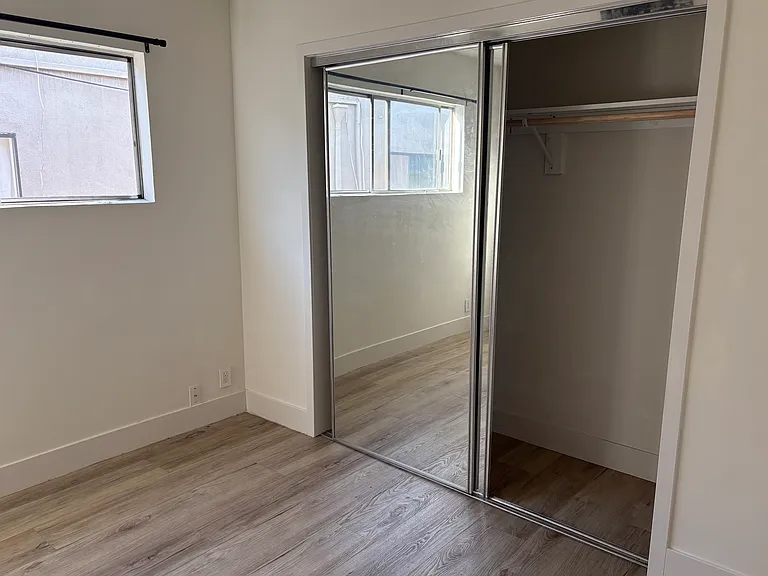 2176 Venice Blvd #11 — Photo 10