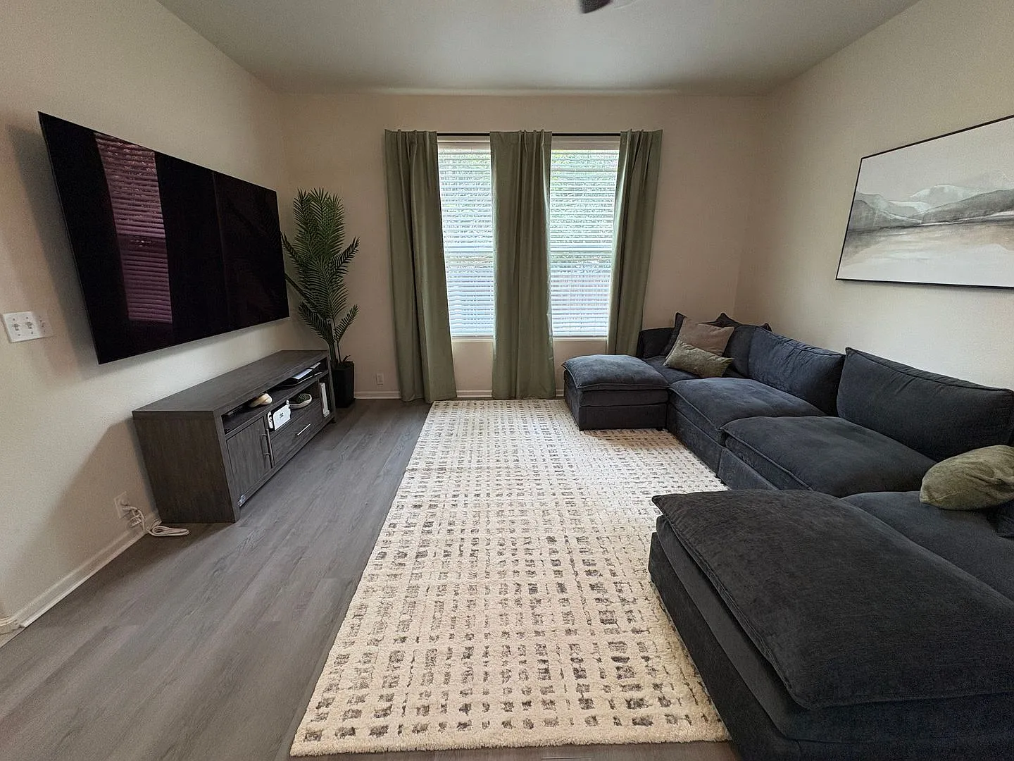 2 Bed 3 Bath Townhome Minutes from Ft. Carson!! — Photo 3
