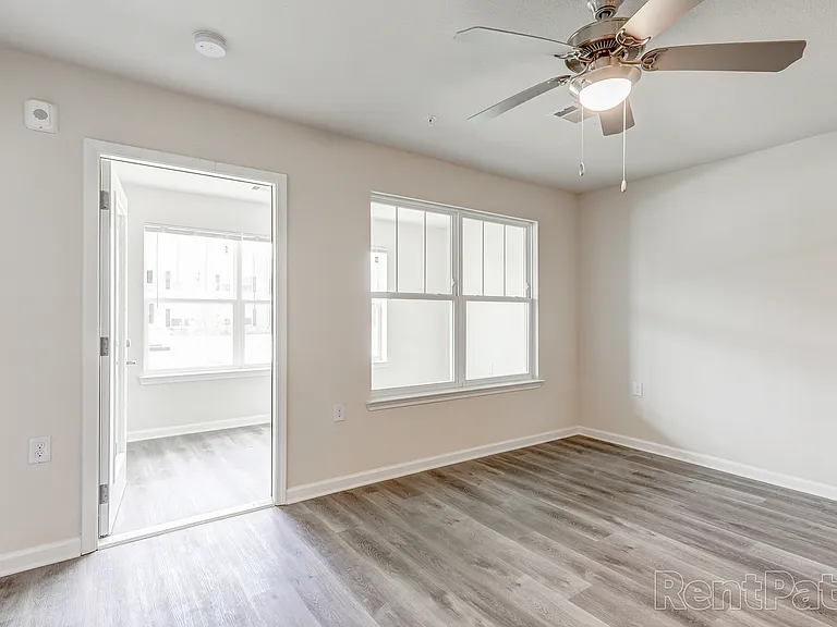 Foxhill Ridge Apartments — Photo 21