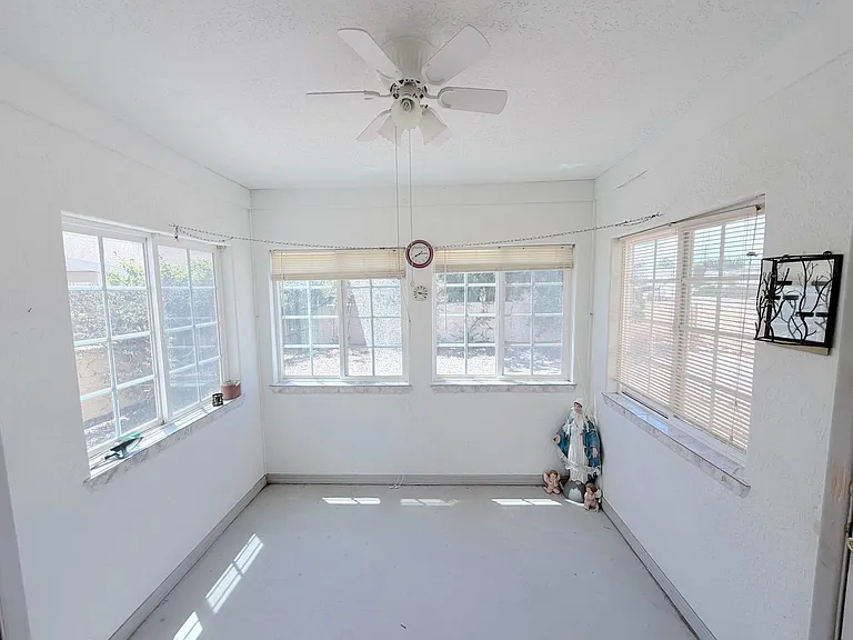 3104 Paradise Ct SE — Photo 16