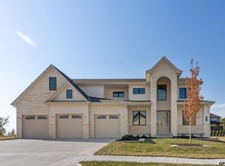22216 Sanctuary Ridge Dr, Elkhorn, NE 68022