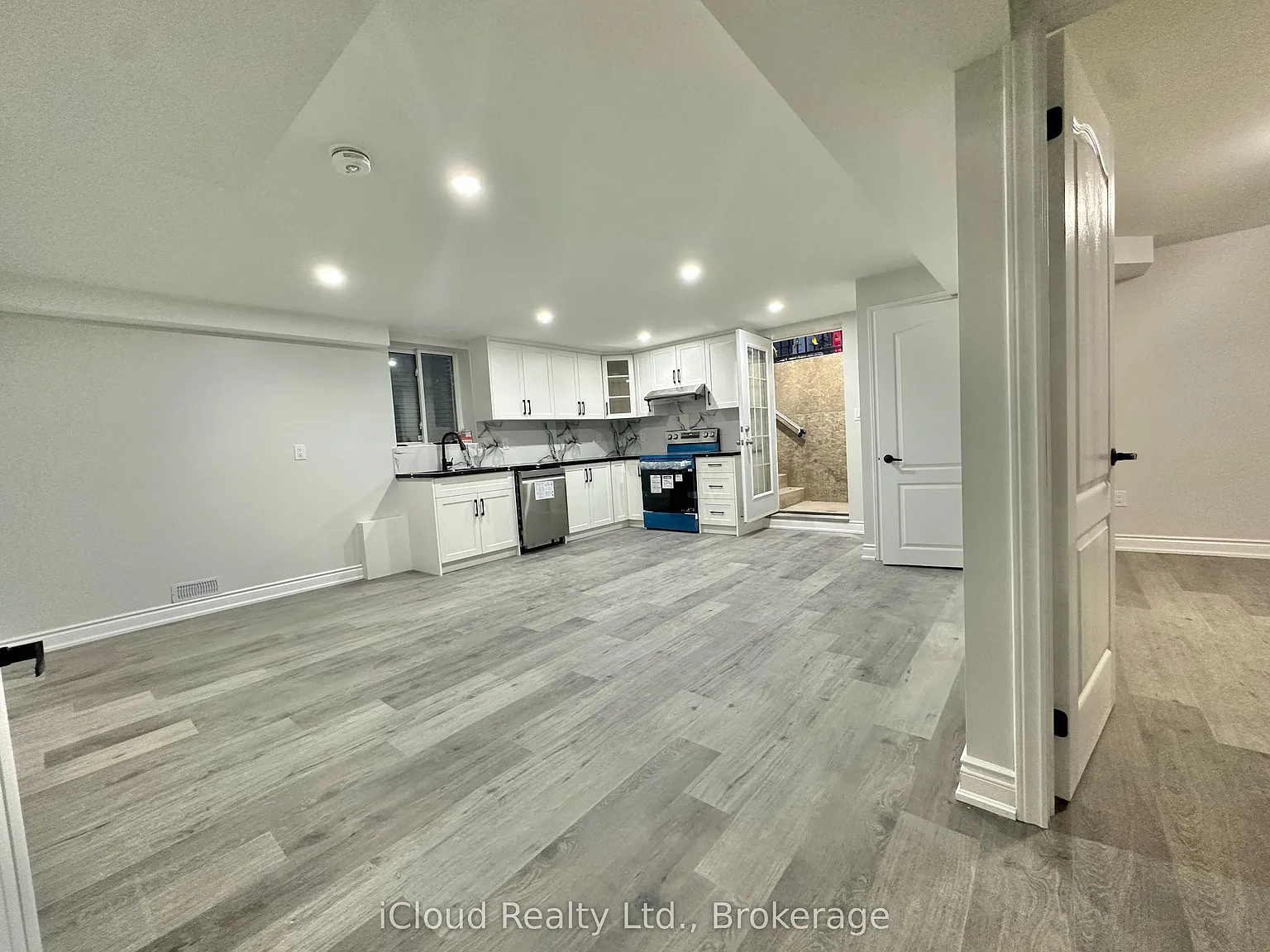 2 bed, $2,000 — Photo 4