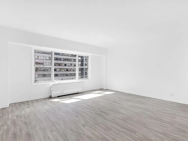 220 E 60th St #14G — Photo 5
