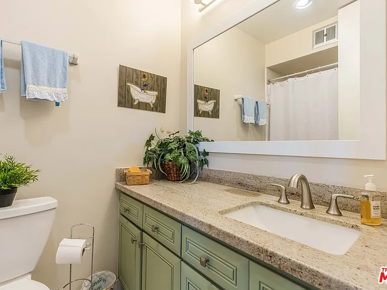 6249 Green Valley Cir — Photo 15