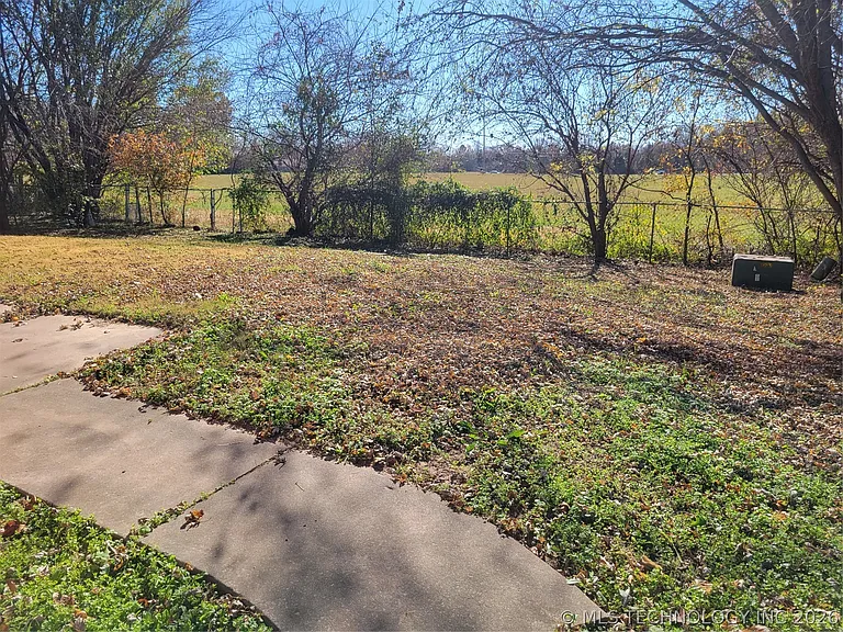4805 W Charleston St — Photo 17