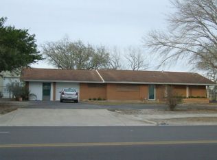 1315 E San Patricio Ave, Mathis, TX 78368