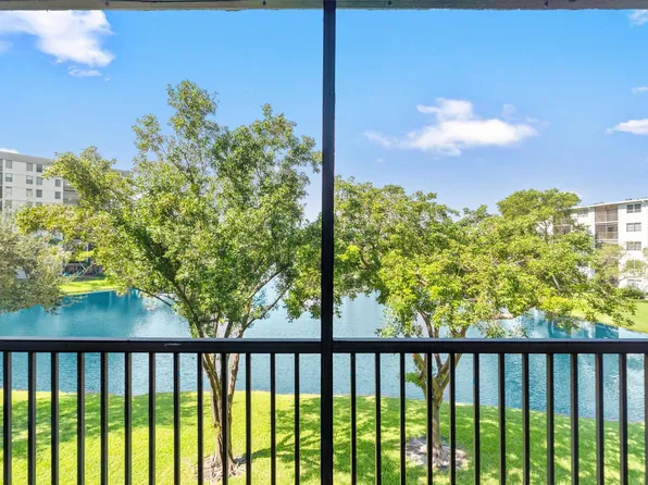 2226 N Cypress Bend Dr APT 308, Pompano Beach, FL 33069