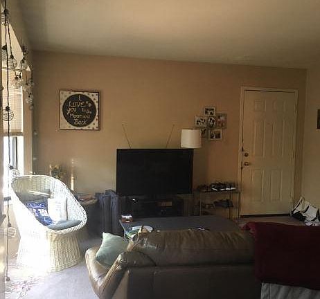 4th image of 521 W 10th St APT 202