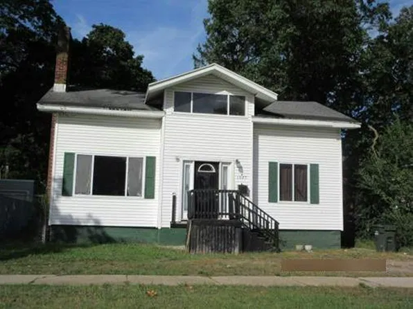 1925 Hoyt St, Muskegon, MI 49442
