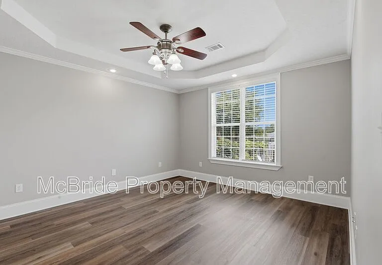 438 Bowen Fls — Photo 10