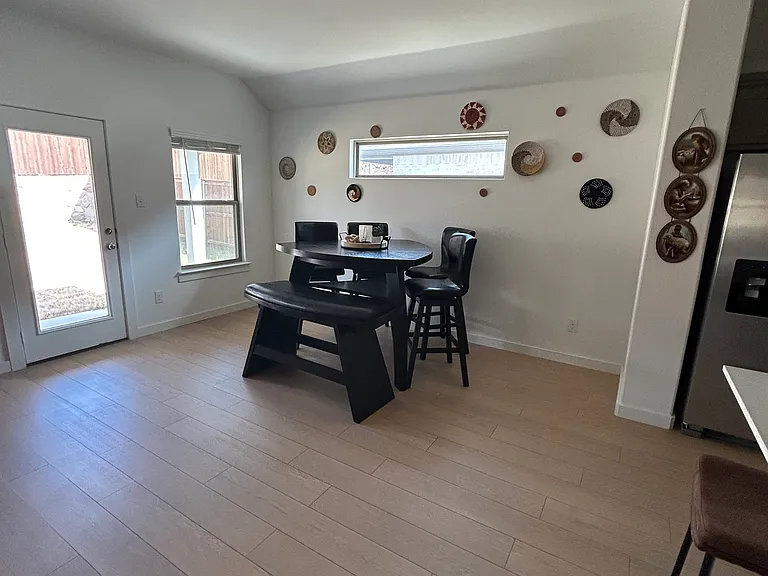 1806 Balfour Bnd — Photo 5