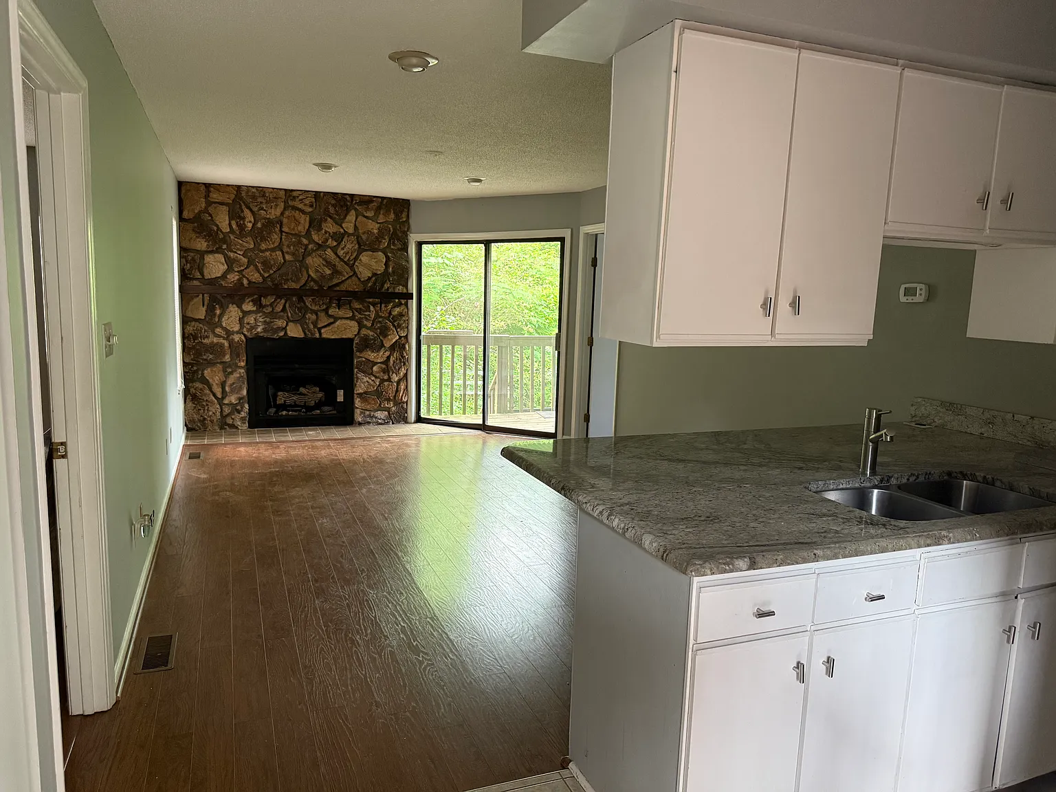 2 bed, 981 sqft, $1,400 — Photo 3