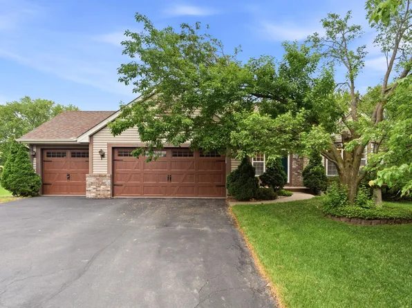 8471 Bryce Ct, Inver Grove Heights, MN 55076