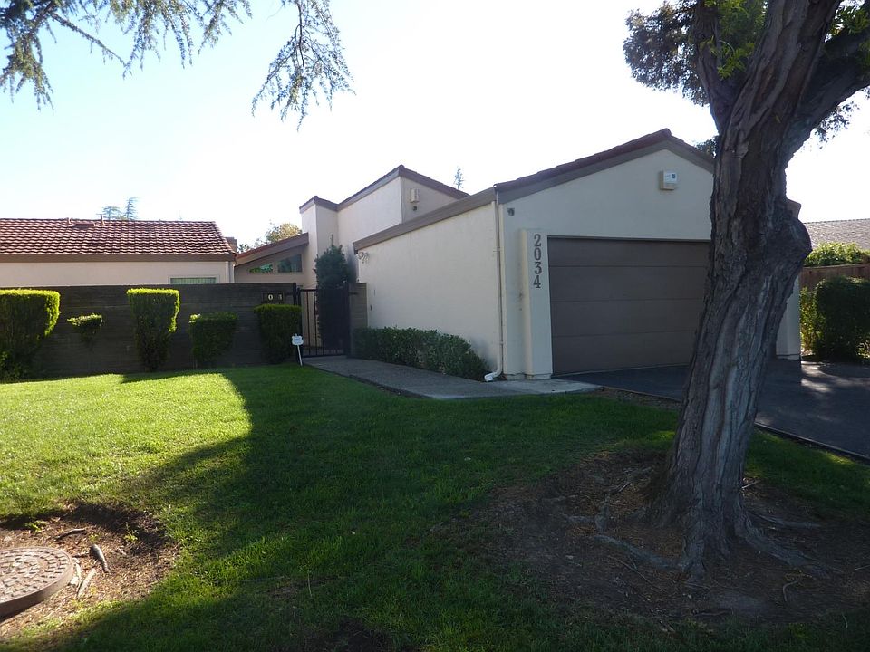 1st image of 2034 Venetian Dr