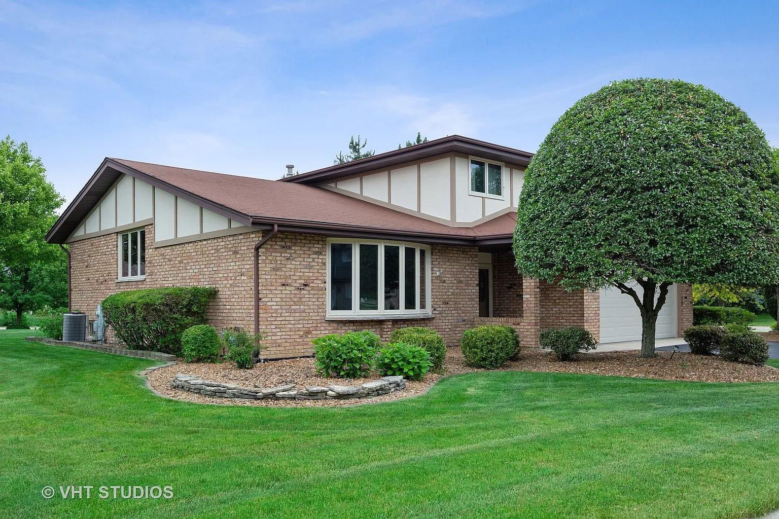 14628 Middle Pinecreek Dr photo 1