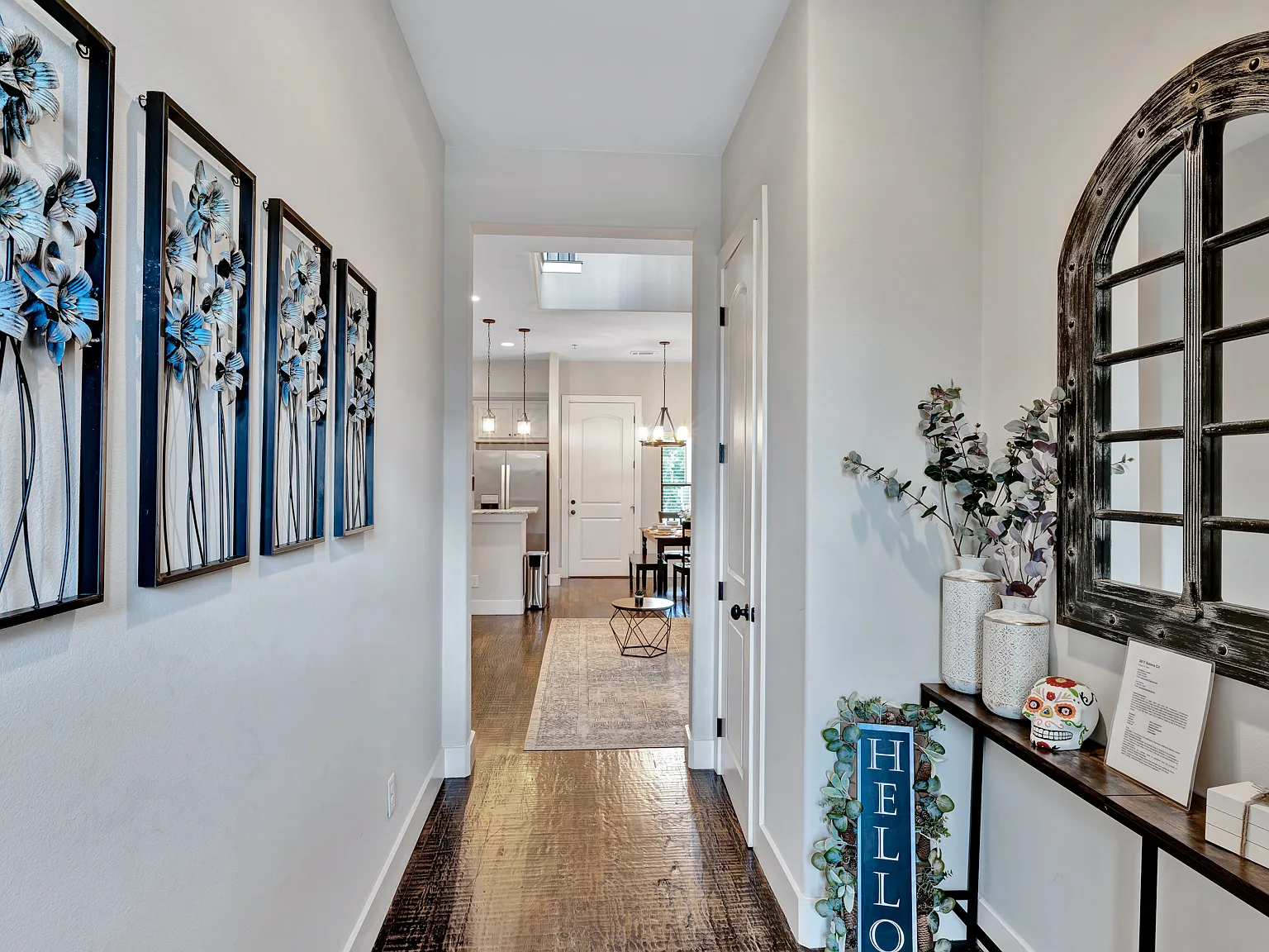 4 bed, 2.5 bath, 1900 sqft, $5,355 — Photo 3