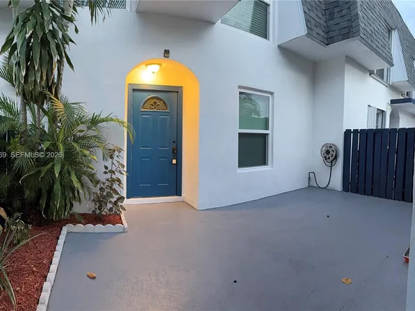 3908 SW 67th Ter #112, Davie, FL 33314