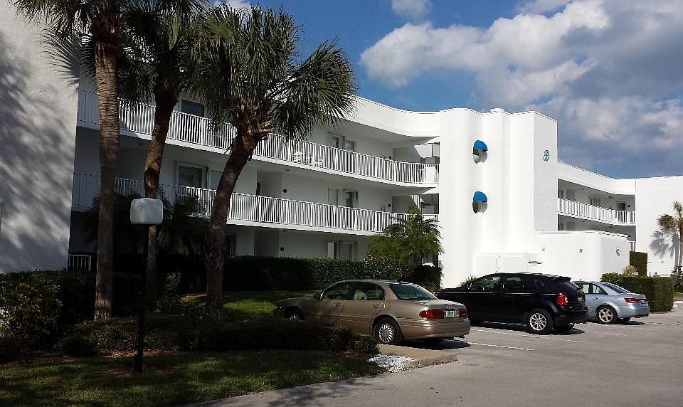 1st image of 6120 S River Run Dr