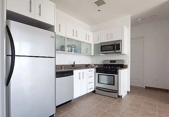 3rd image of 110 4th Ave APT 8B