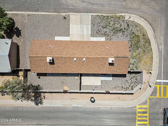 4th image of 1696 N cameron Street