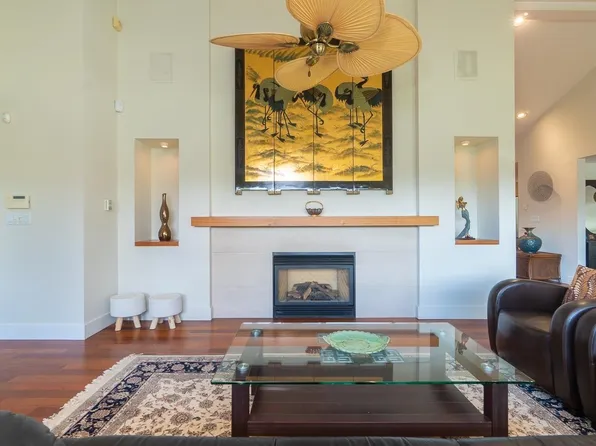 81 Morven Dr, West Vancouver, BC V7S 1B3