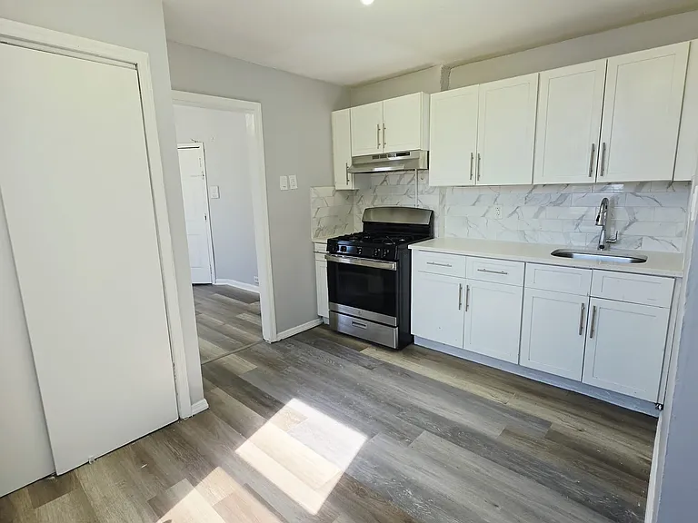 144 Clendenny Ave #1A — Photo 2