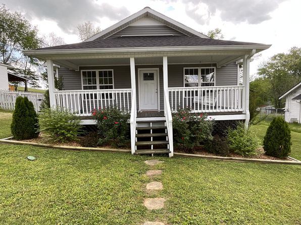 220 College Ave E, Carthage, TN 37030