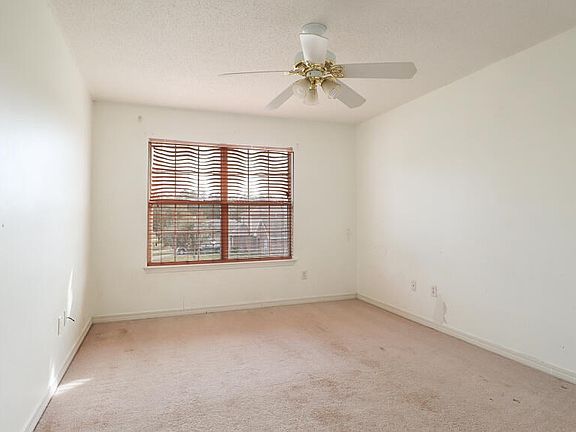 5th image of 16207 Saddle Dr
