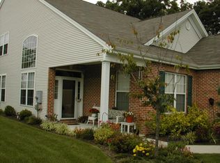19 Falling Water Dr, Linwood, NJ 08221