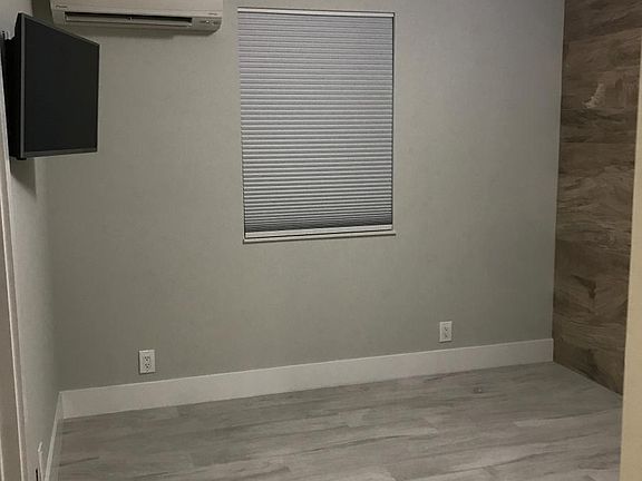 5th image of 3810 S Olive Ave