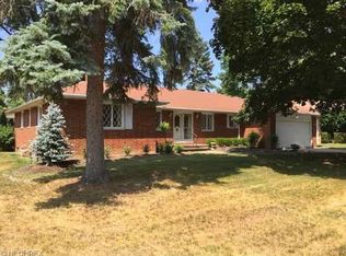4925 Hartley Dr, Lyndhurst, OH 44124